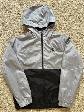 Jordan Two-Tone Hooded Windbreaker Jacket in Light Gray and Black